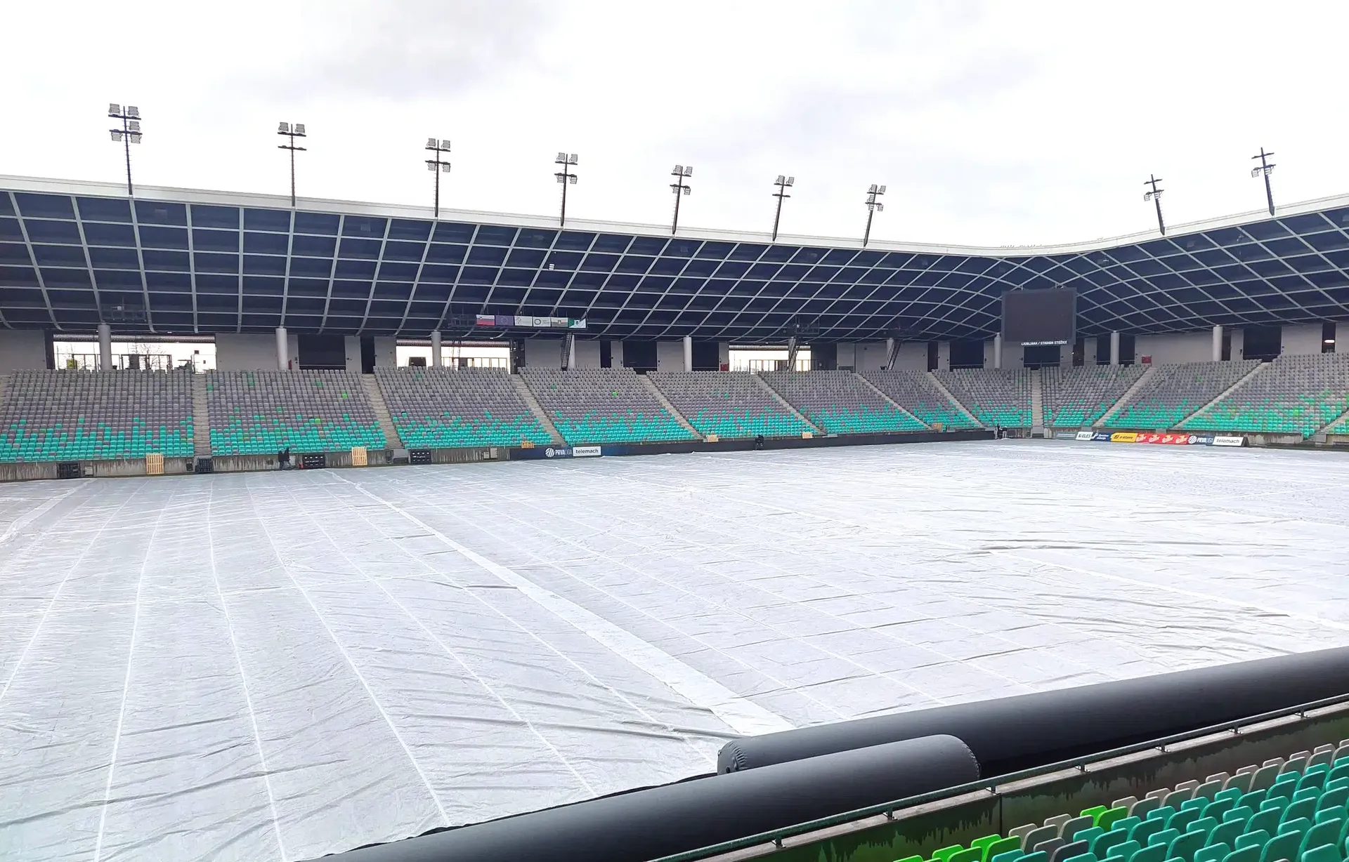 Matchsaver Pitch Protection deliver Air Roller Covers to Slovenia.